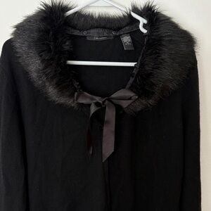 Black cashmere Sweater with Faux Fur Collar